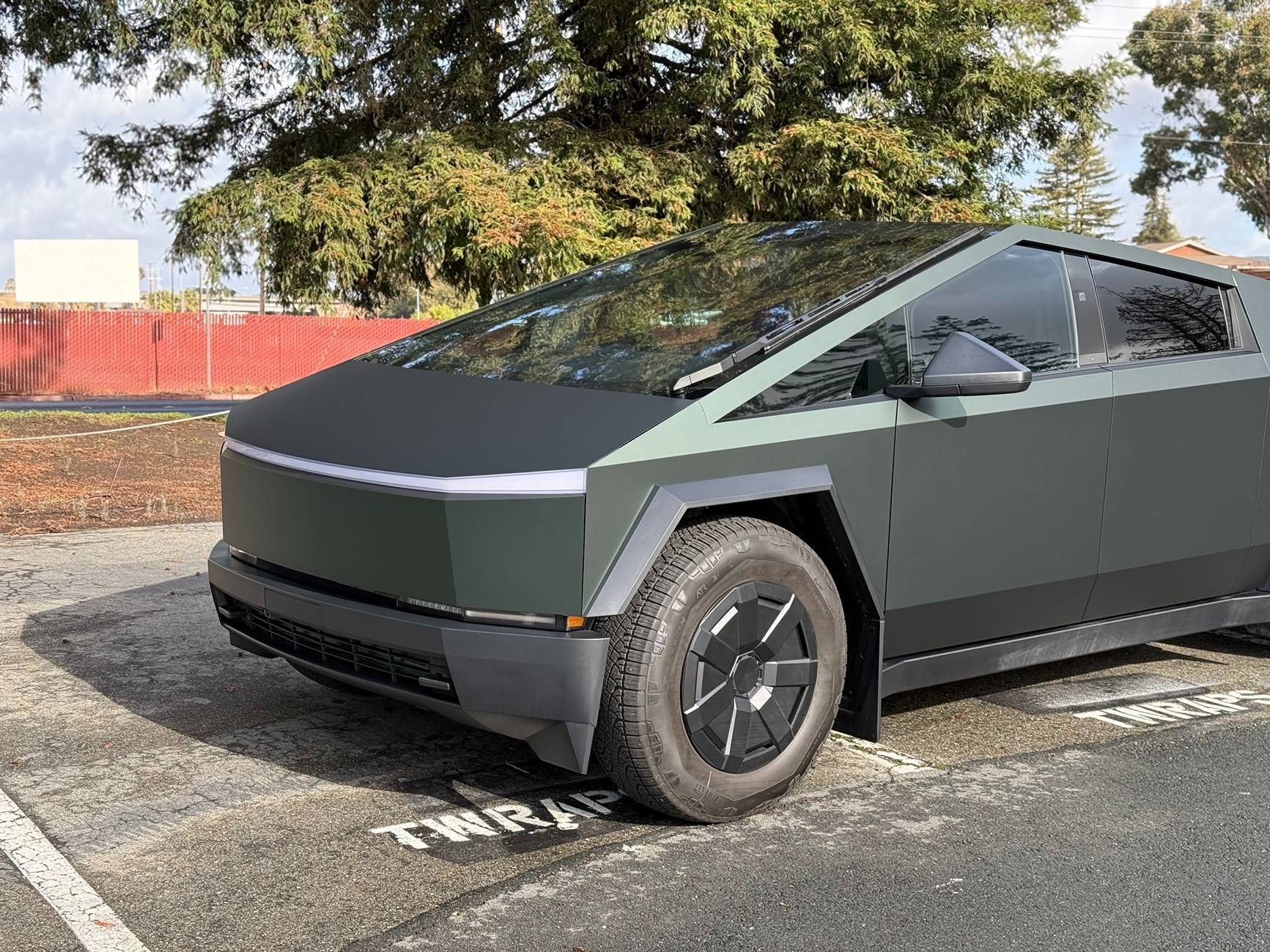 Tesla Cybertruck Cybertruck wrapped in Matte Ghost Metal Green PPF IMG_6222