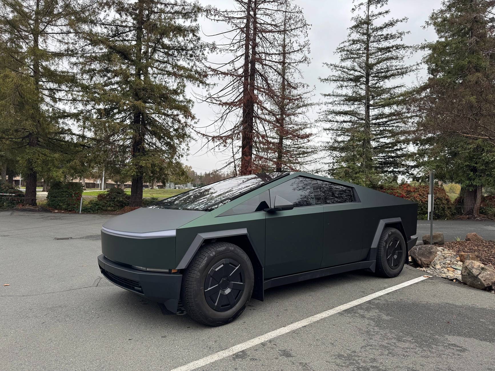 Tesla Cybertruck Cybertruck wrapped in Matte Ghost Metal Green PPF IMG_2468