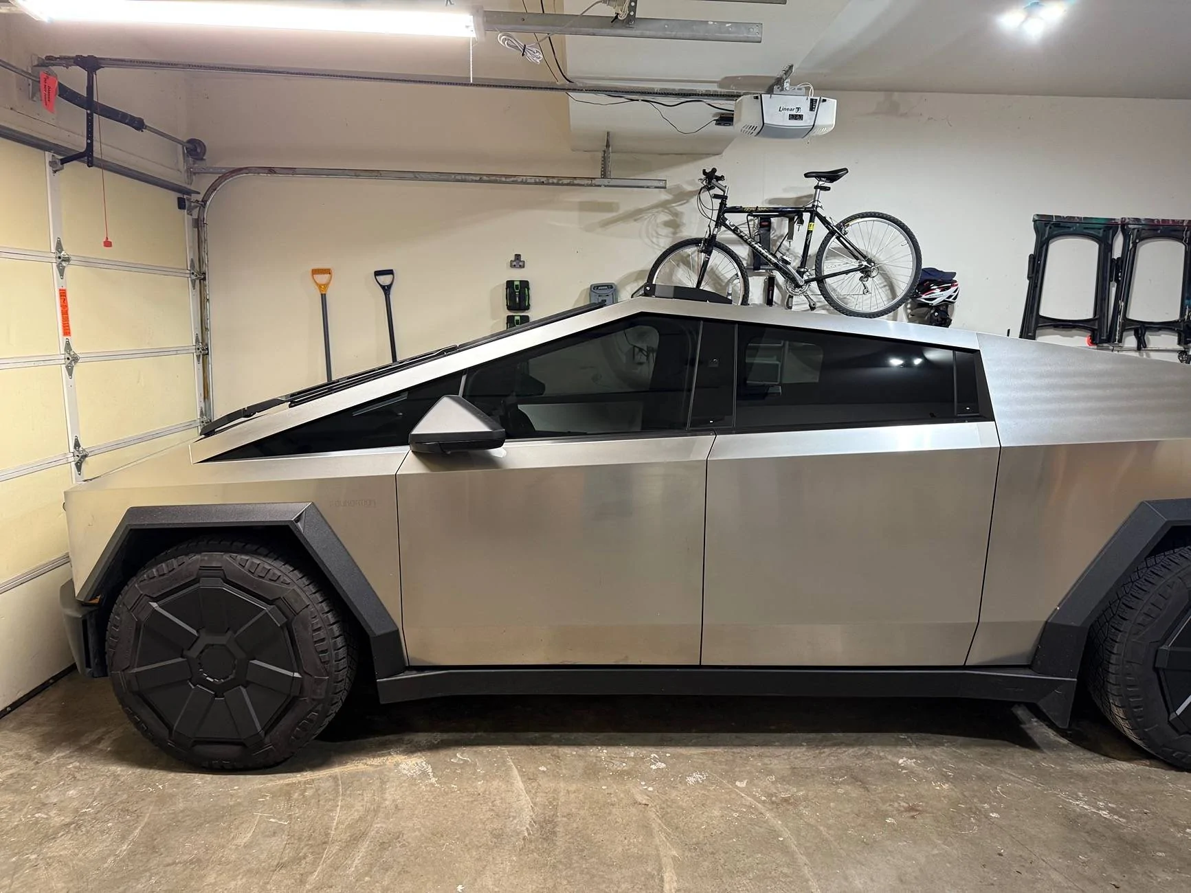 Tesla Cybertruck 20% or 30% tint on side windows? IMG_0779