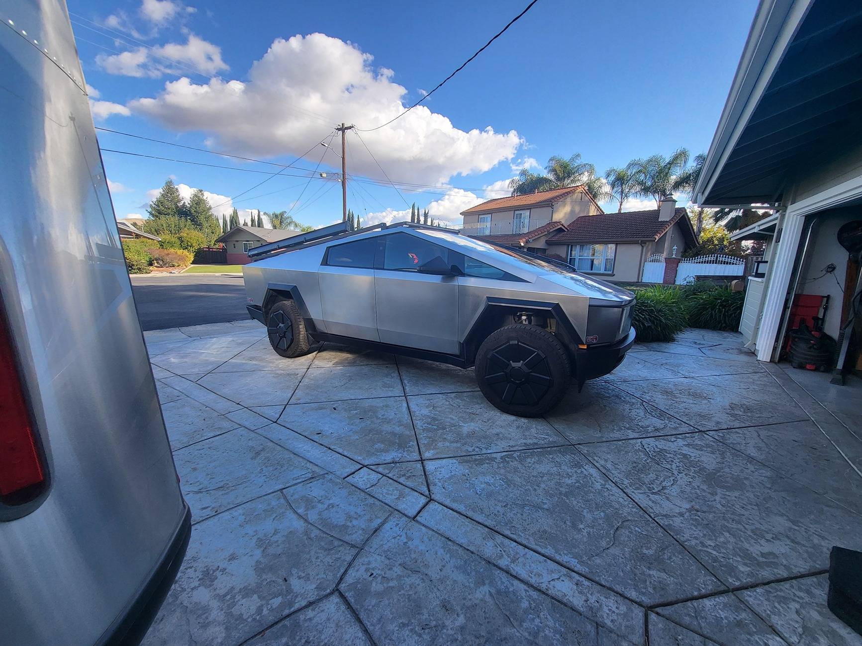 Tesla Cybertruck Kammok Crosswing (awning) installed on Mars AG Expedition Front Rack 20241115_132239