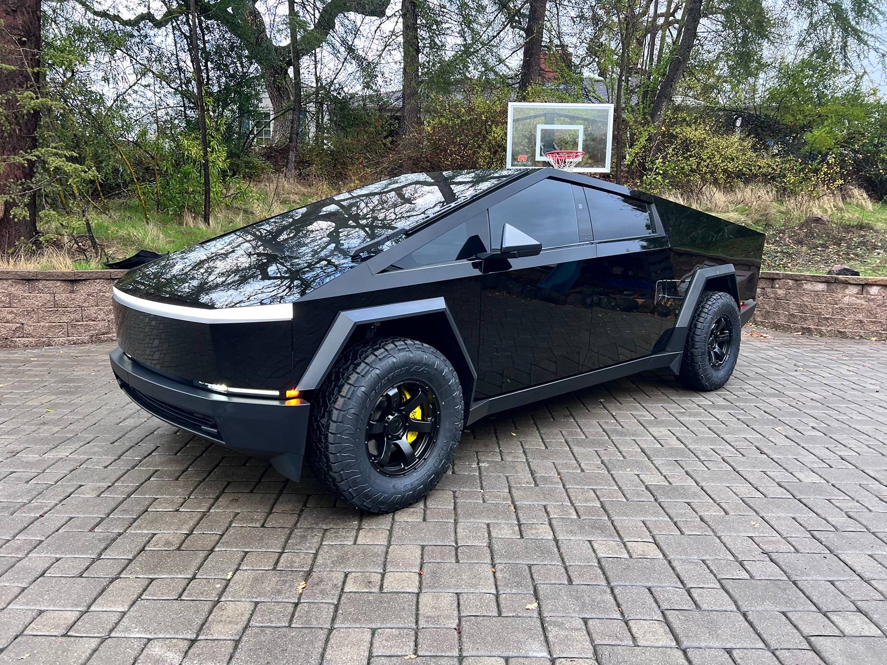 Tesla Cybertruck Fuel Rush 18" wheels with 35’s (Toyo Open Country AT3 tires) installed IMG_1164