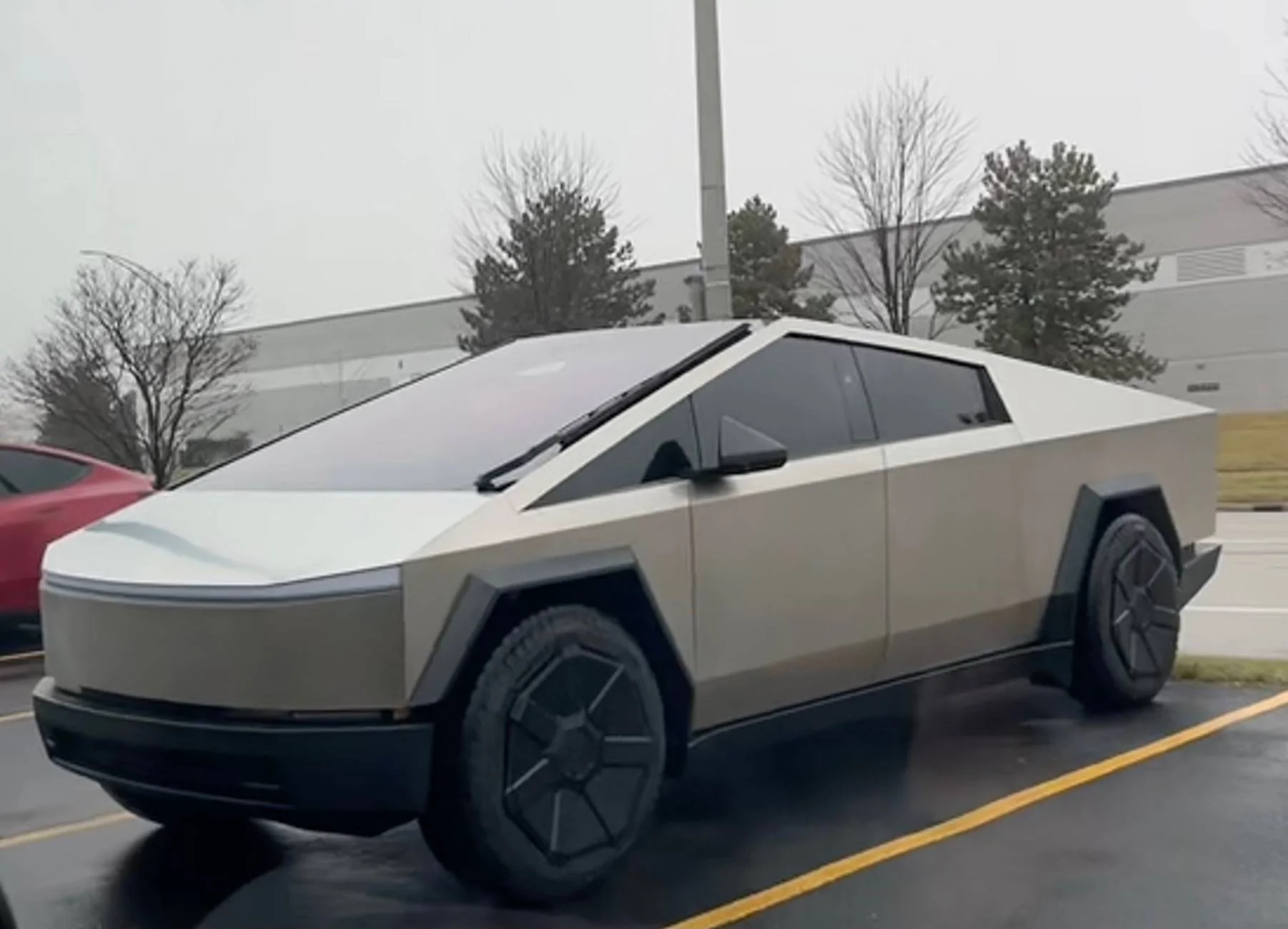 Tesla Cybertruck 20% or 30% tint on side windows? IMG_2327