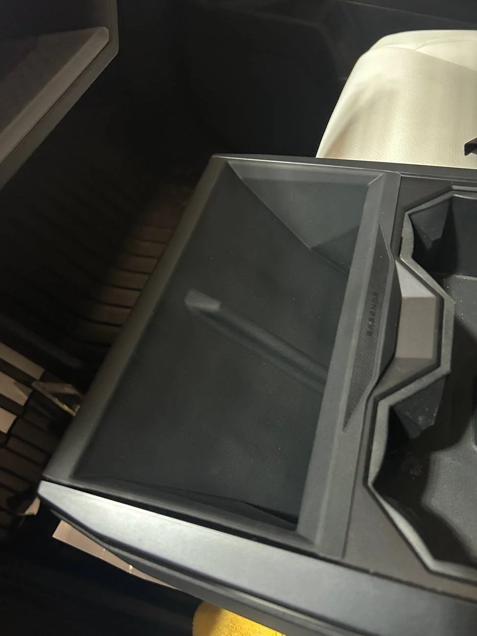 Tesla Cybertruck Wireless Mat (easy clean) IMG_0460