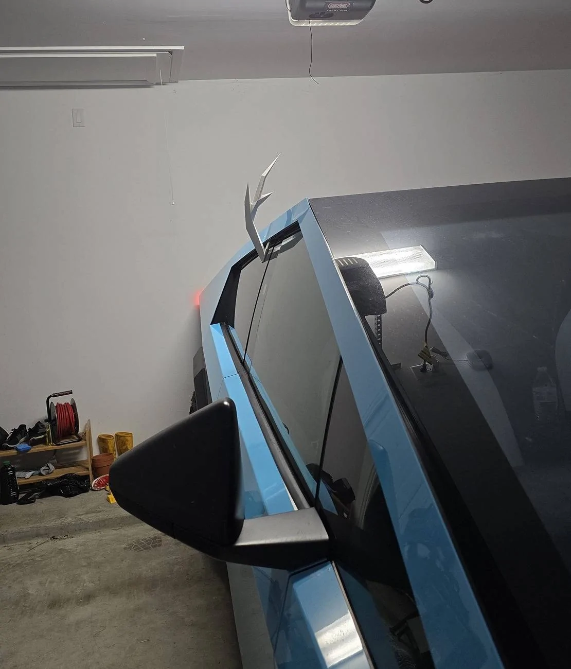 Tesla Cybertruck 🦌Cyber Antlers! - Alpha Build 20241217_181921