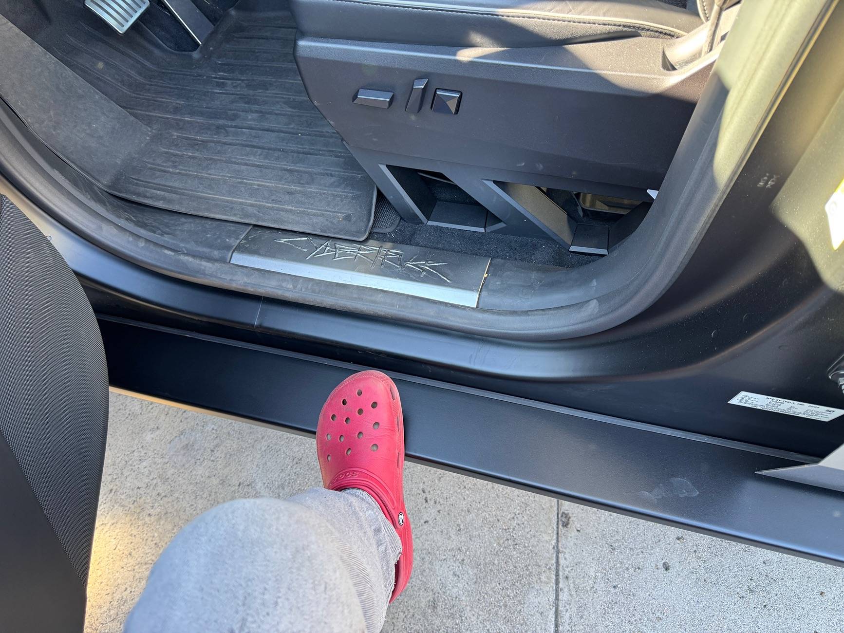 Tesla Cybertruck T-Sportline Side Step Installed IMG_5567