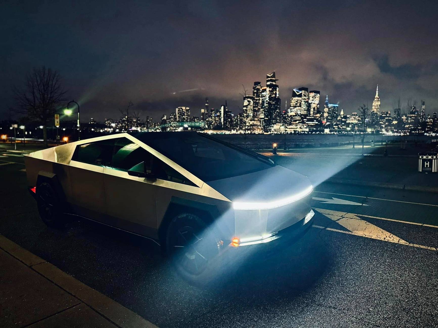 Tesla Cybertruck Daily random Cybertruck photos thread - Post Yours! 📸 🤳 471186847_10108439663079938_8480881012856966404_n