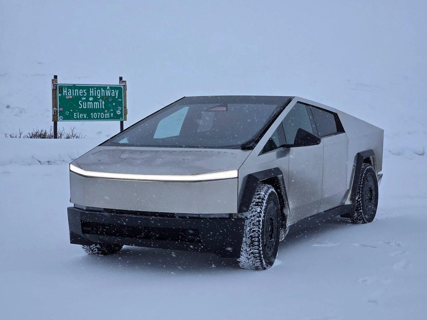 Tesla Cybertruck 🥶 The ultimate winter test: Yukon Cybertruck solstice trip 20241222_130027