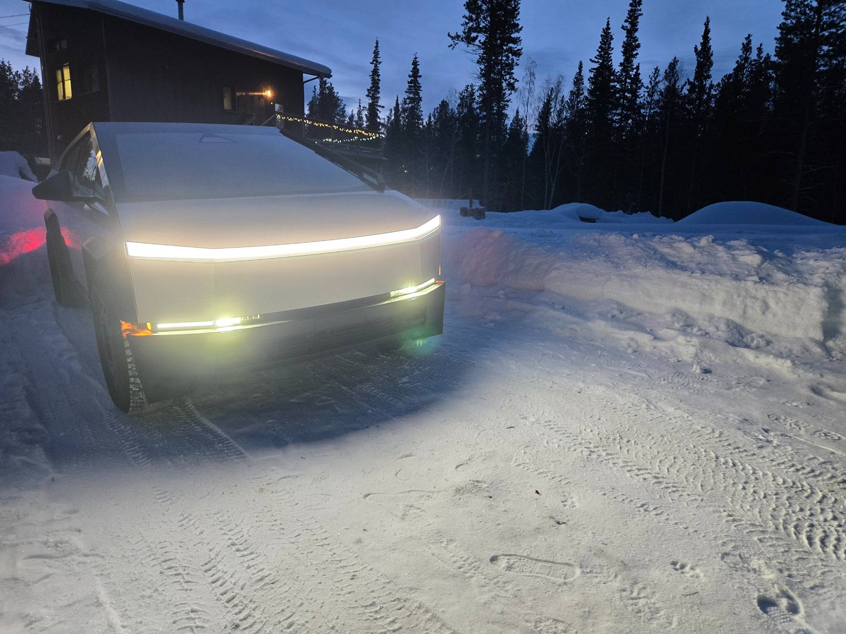 Tesla Cybertruck 🥶 The ultimate winter test: Yukon Cybertruck solstice trip 20241221_173623