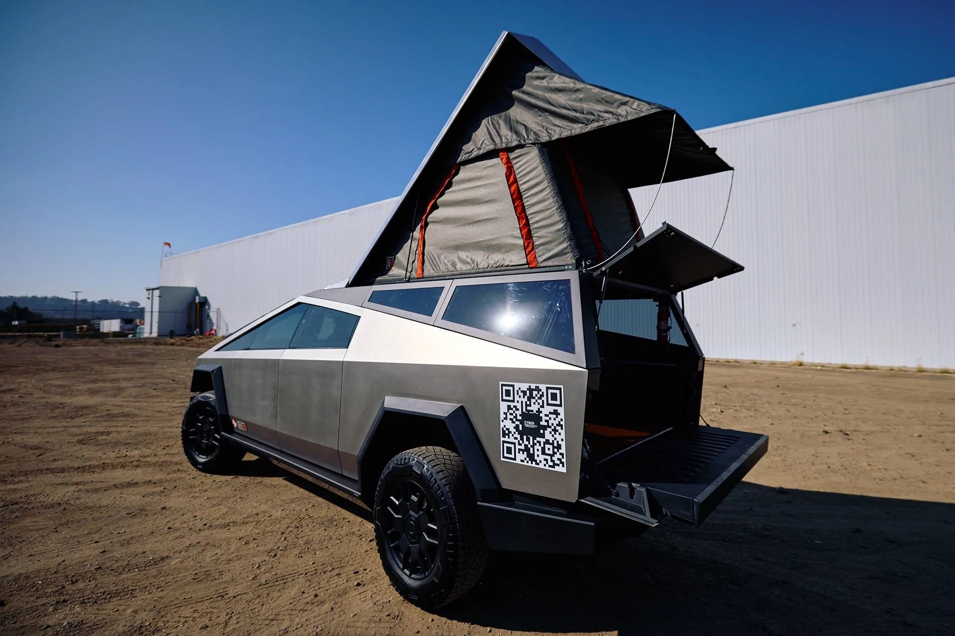 Tesla Cybertruck Waiting on rack and roof tent delivery - getting camping gear ready in the meantime 2024.12.04.CyberTruckCo Camper.103