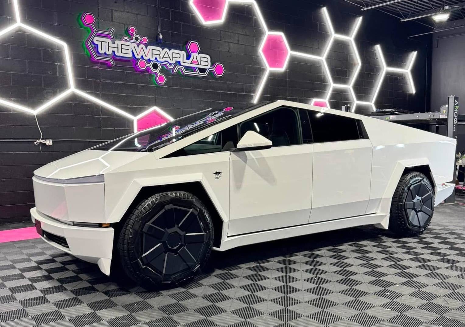Tesla Cybertruck WHITE Vinyl Wrap & PPF Cybertruck -- Photos & Videos  Cybertruck in white wrap + white bumpers