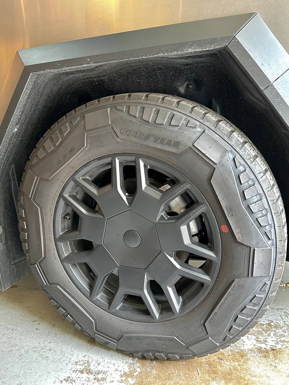 Tesla Cybertruck New Wheel Cover Design PRO or CON IMG_1770