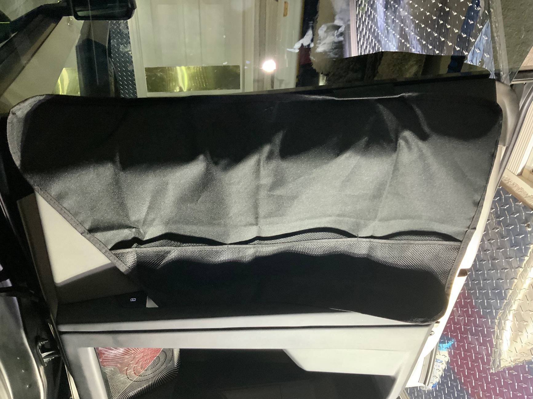 Tesla Cybertruck I joined the Cybertruck Family today / Protecting center console and screen from dog? IMG_2126