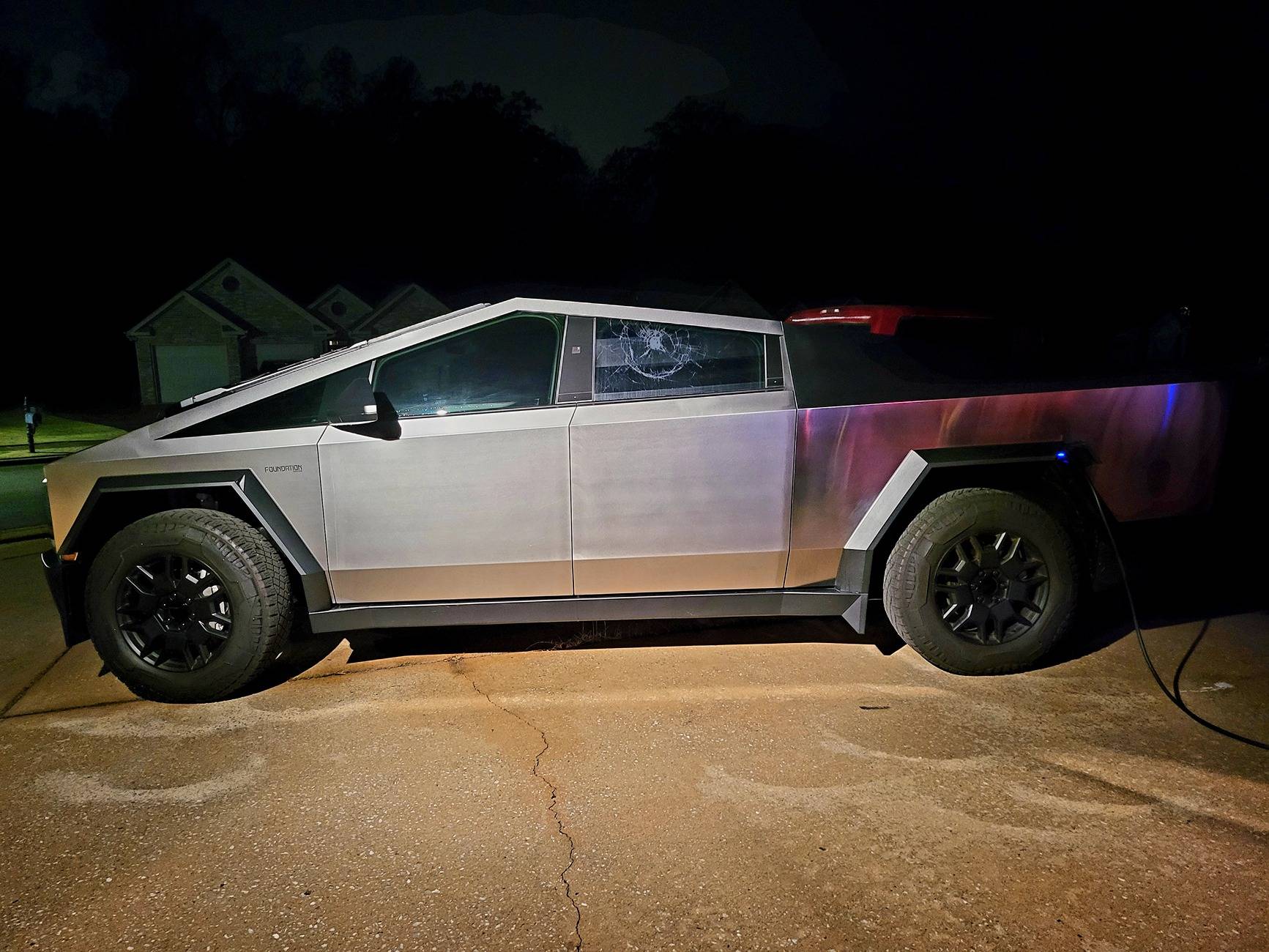 Tesla Cybertruck "Shine Bright 🌞 Like a Diamond 💎  "White Diamond Metal Polish" making 007 *Casino Royale* clean. 20241215_174046