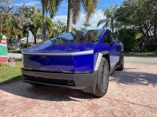 Tesla Cybertruck Need help! ;-) 1735421465183-i3