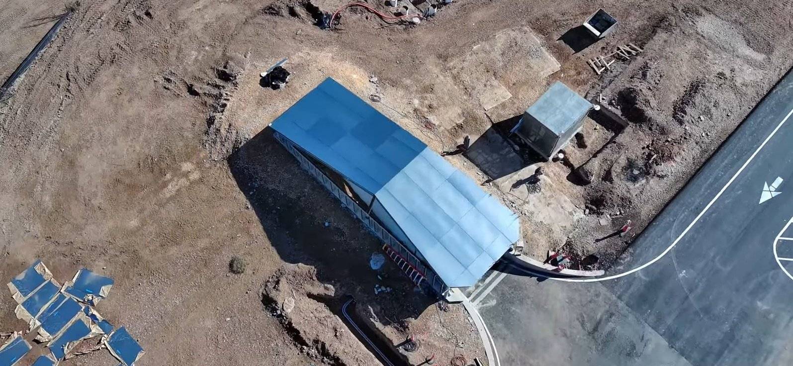 Tesla Cybertruck Birthing Tunnel (Cybertunnel) at Giga Texas gets steel exoskeleton Gf6sD1RWwAAJr4L