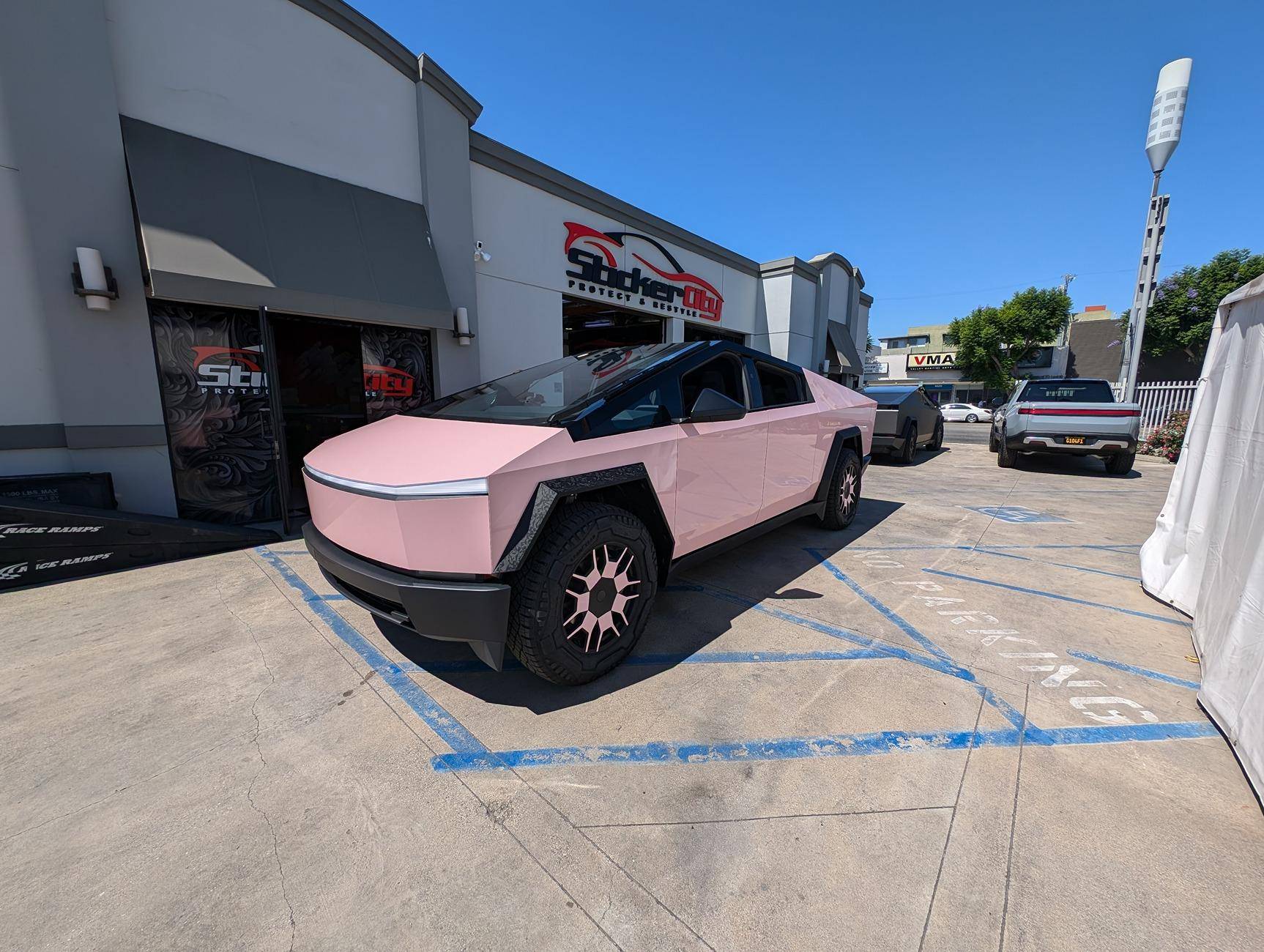 Tesla Cybertruck Need help! ;-) int-protection-wrap-vinyl-color-change-accesso-