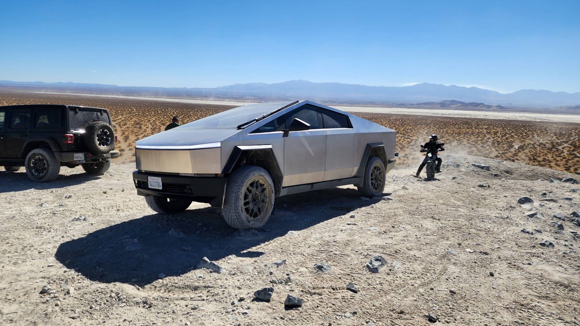 Tesla Cybertruck Offroad Cybertruck visuals 20241019_135444