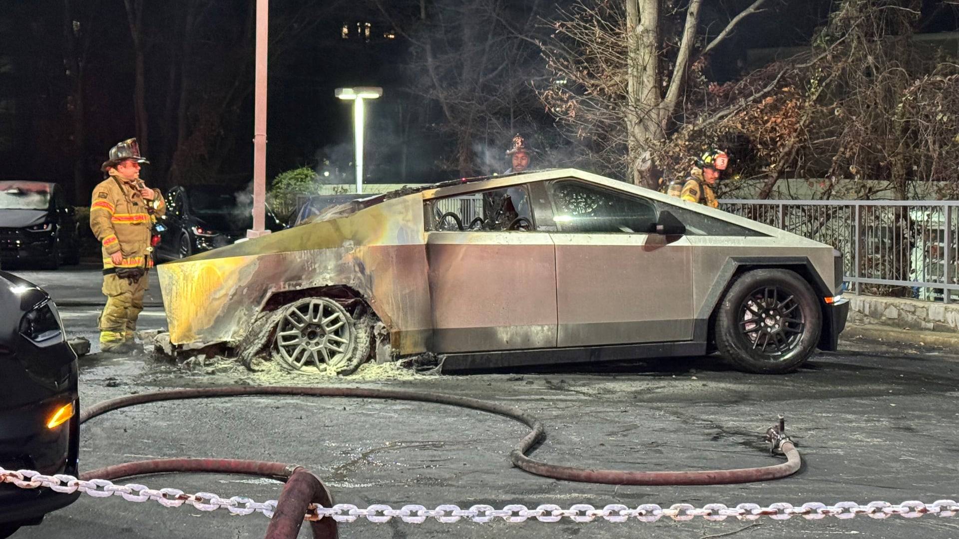 Tesla Cybertruck Cybertruck catches fire at DeKalb County Tesla dealership 359c4be824b4abfa8db9efb8a4701_name_Cybertruck_fire
