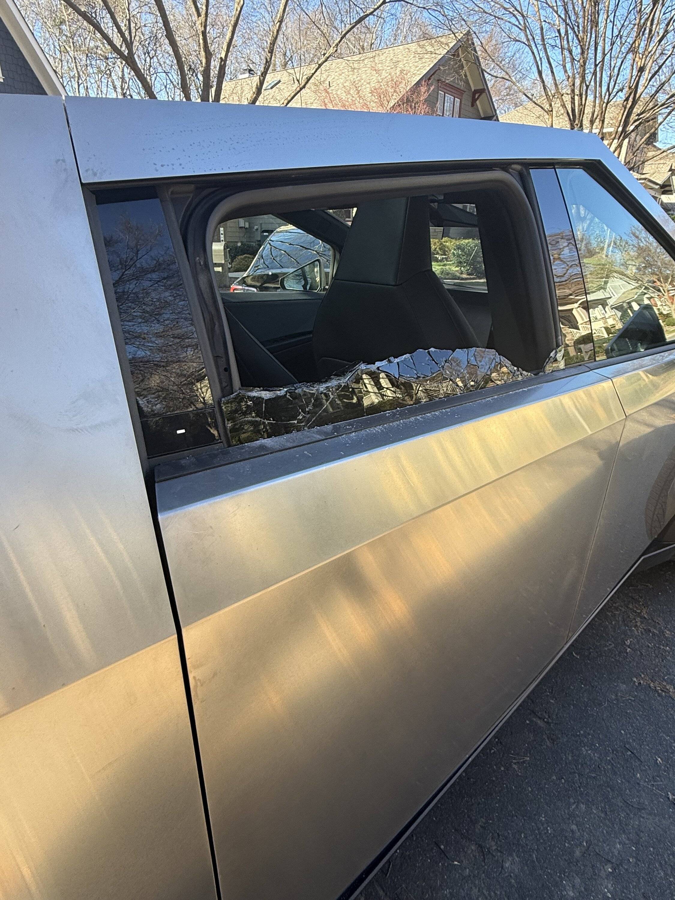 Tesla Cybertruck Need rear passenger window replaced after theft/vandalism - Advice Requested IMG_5363