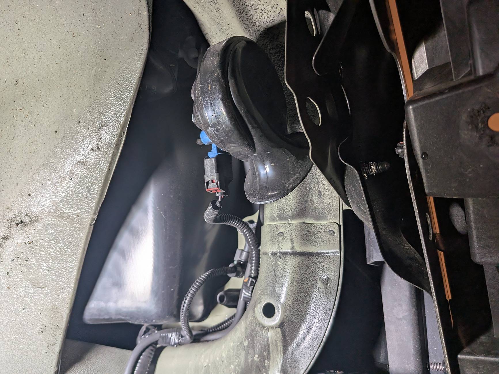 Tesla Cybertruck Can the PWS be amplified? PXL_20241211_013112875