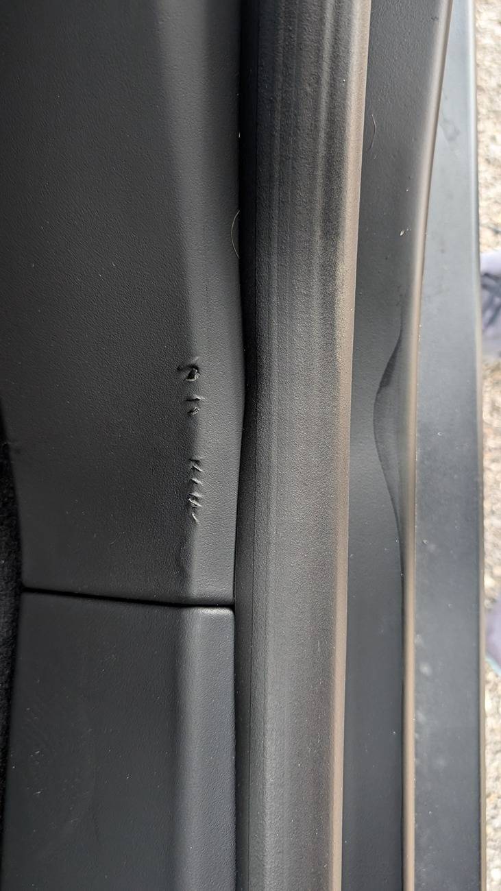 Tesla Cybertruck Interior trim damage from factory 1000037818