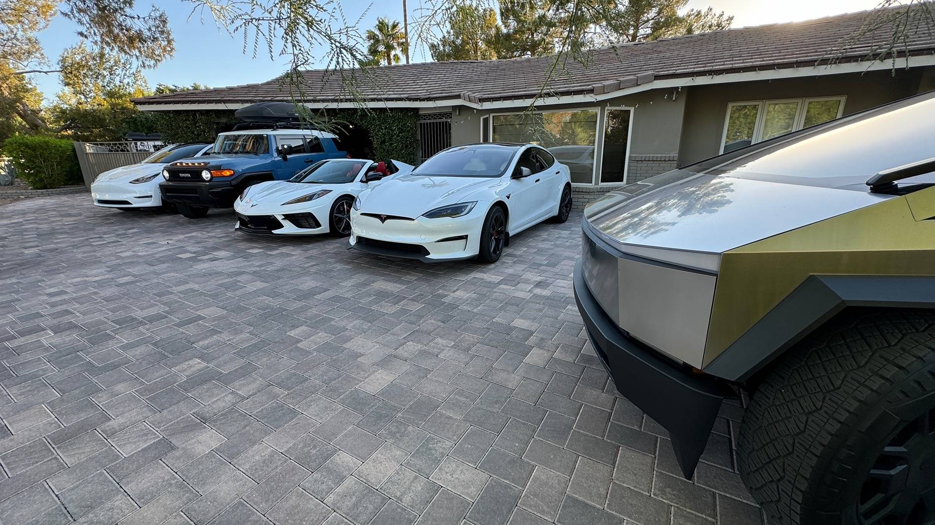 Tesla Cybertruck Daily random Cybertruck photos thread - Post Yours! 📸 🤳 IMG_8204
