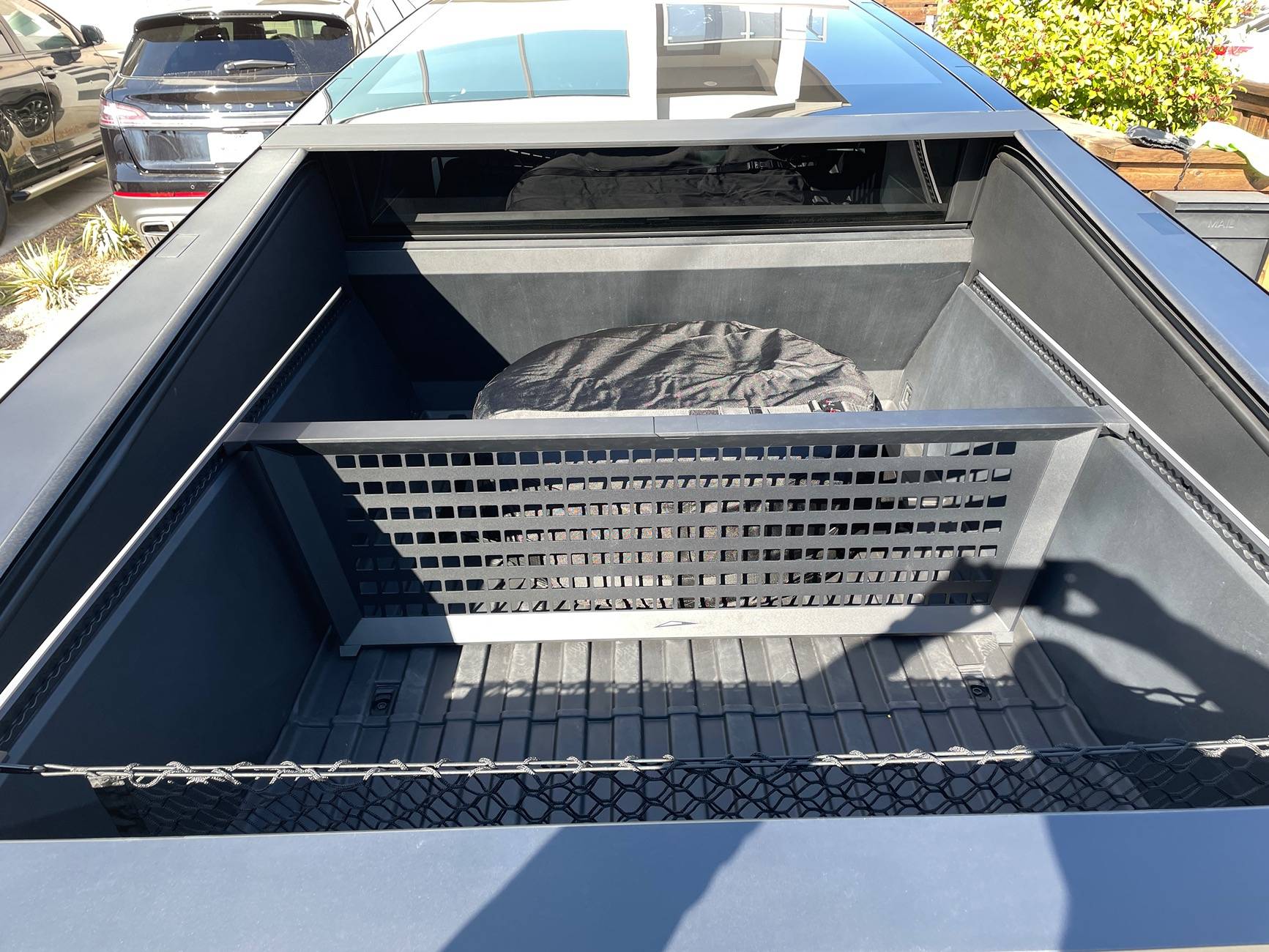 Tesla Cybertruck FS CB-Trunk Vault Set Up Pics IMG_0949