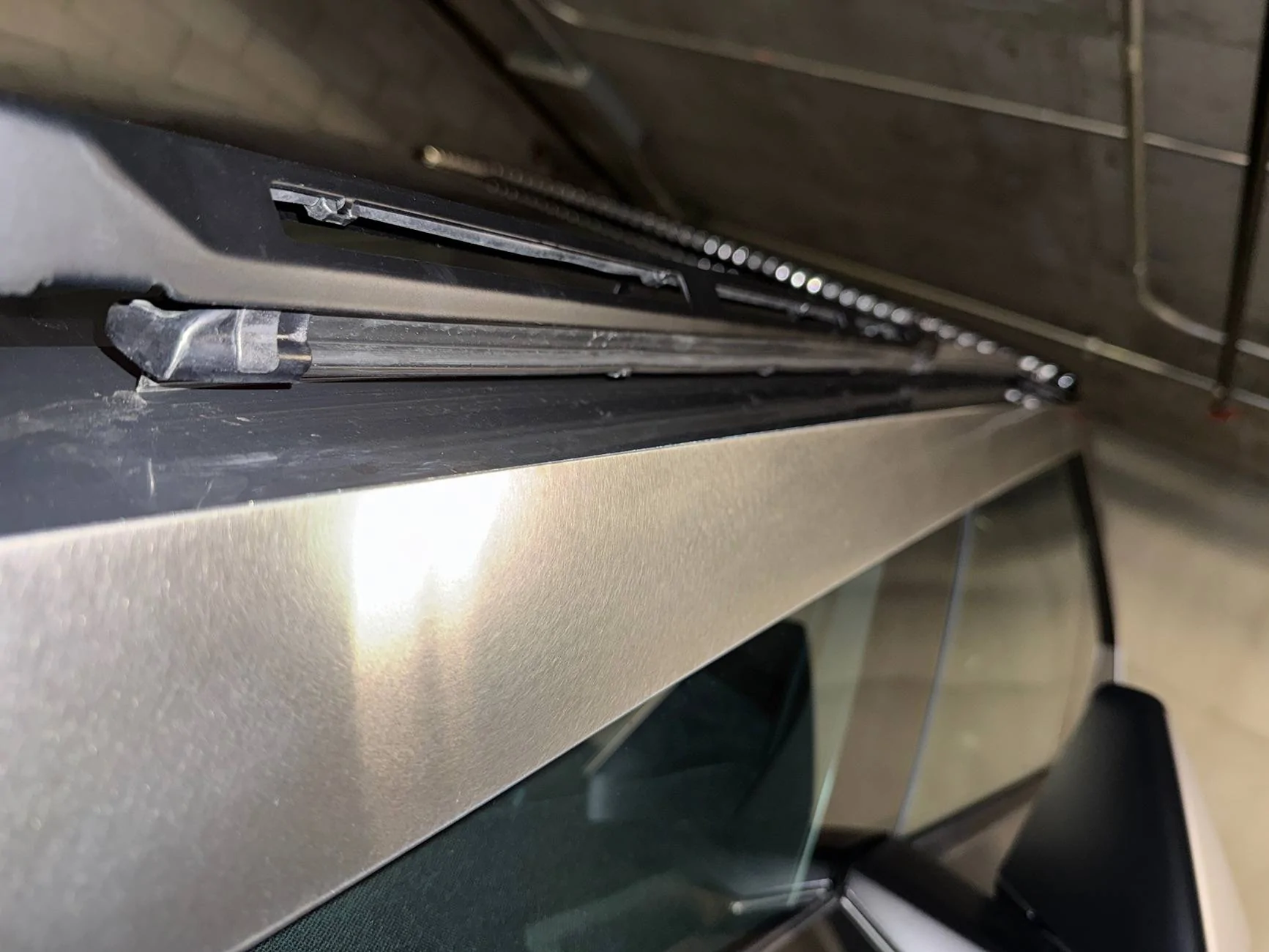 Tesla Cybertruck New wiper design IMG_4138