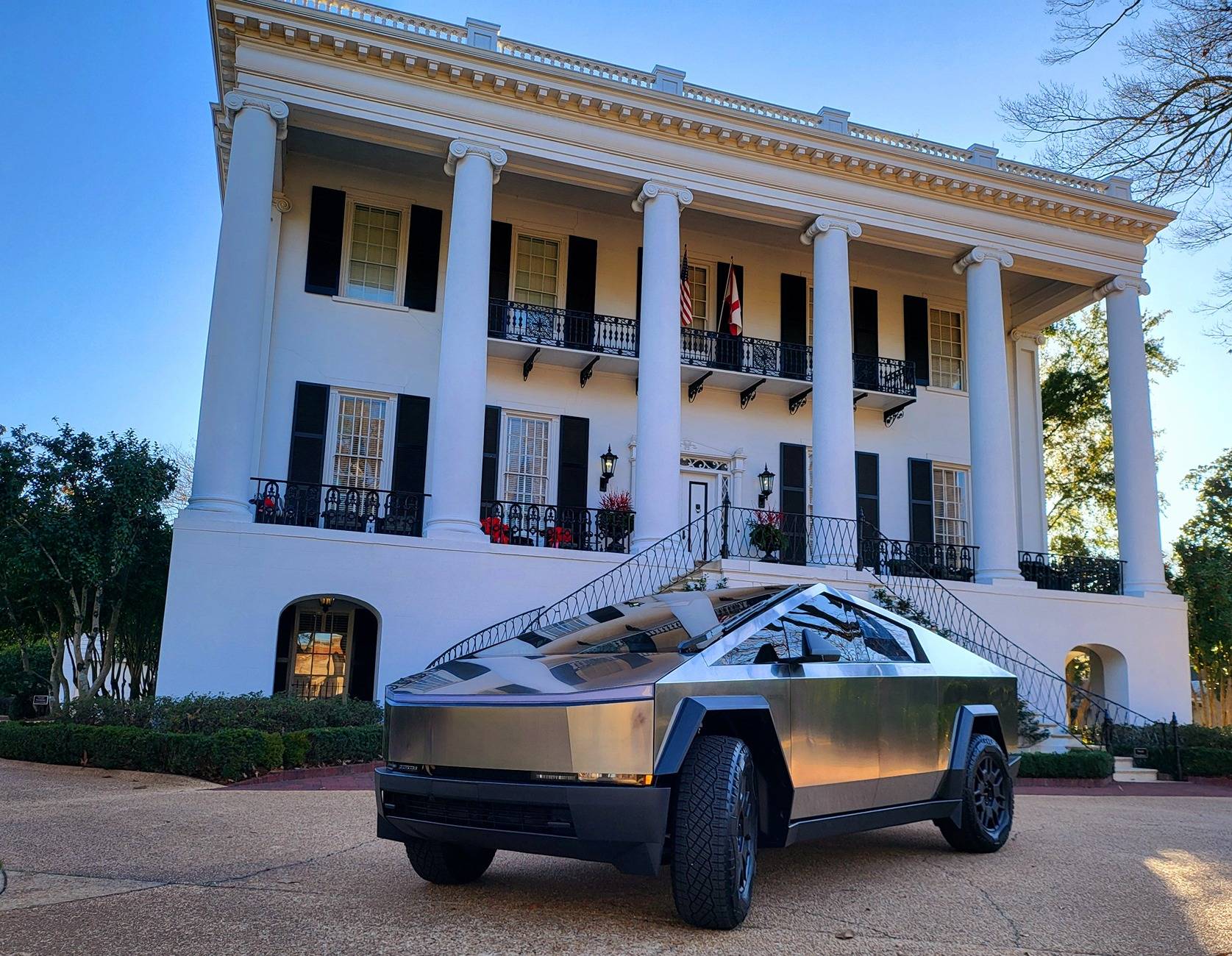 Tesla Cybertruck "Shine Bright 🌞 Like a Diamond 💎  "White Diamond Metal Polish" making 007 *Casino Royale* clean. 20250103_152022