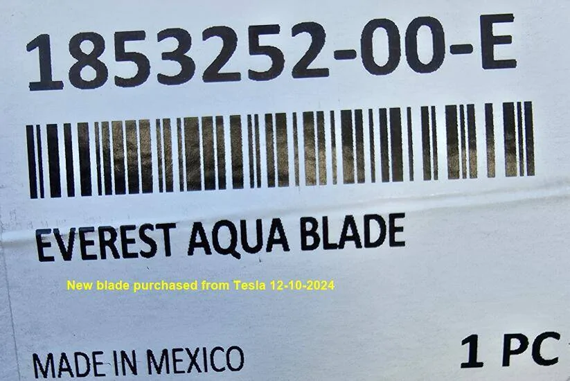 Tesla Cybertruck Windshield wiper/sprayer not cleaning full windshield anyone? 1736007965444-au