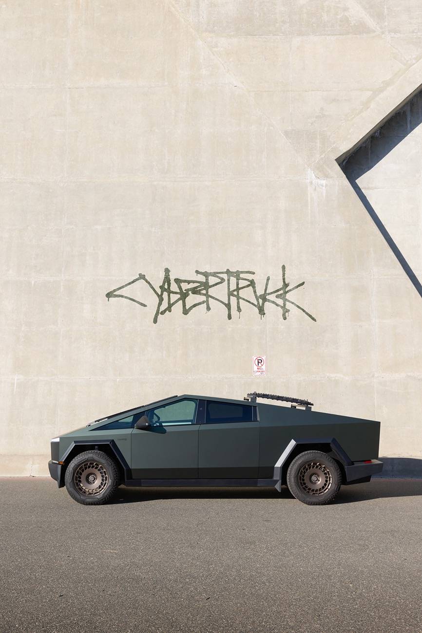 Tesla Cybertruck GREEN Vinyl Wrap & PPF Cybertruck -- Photos & Videos IMG_7734