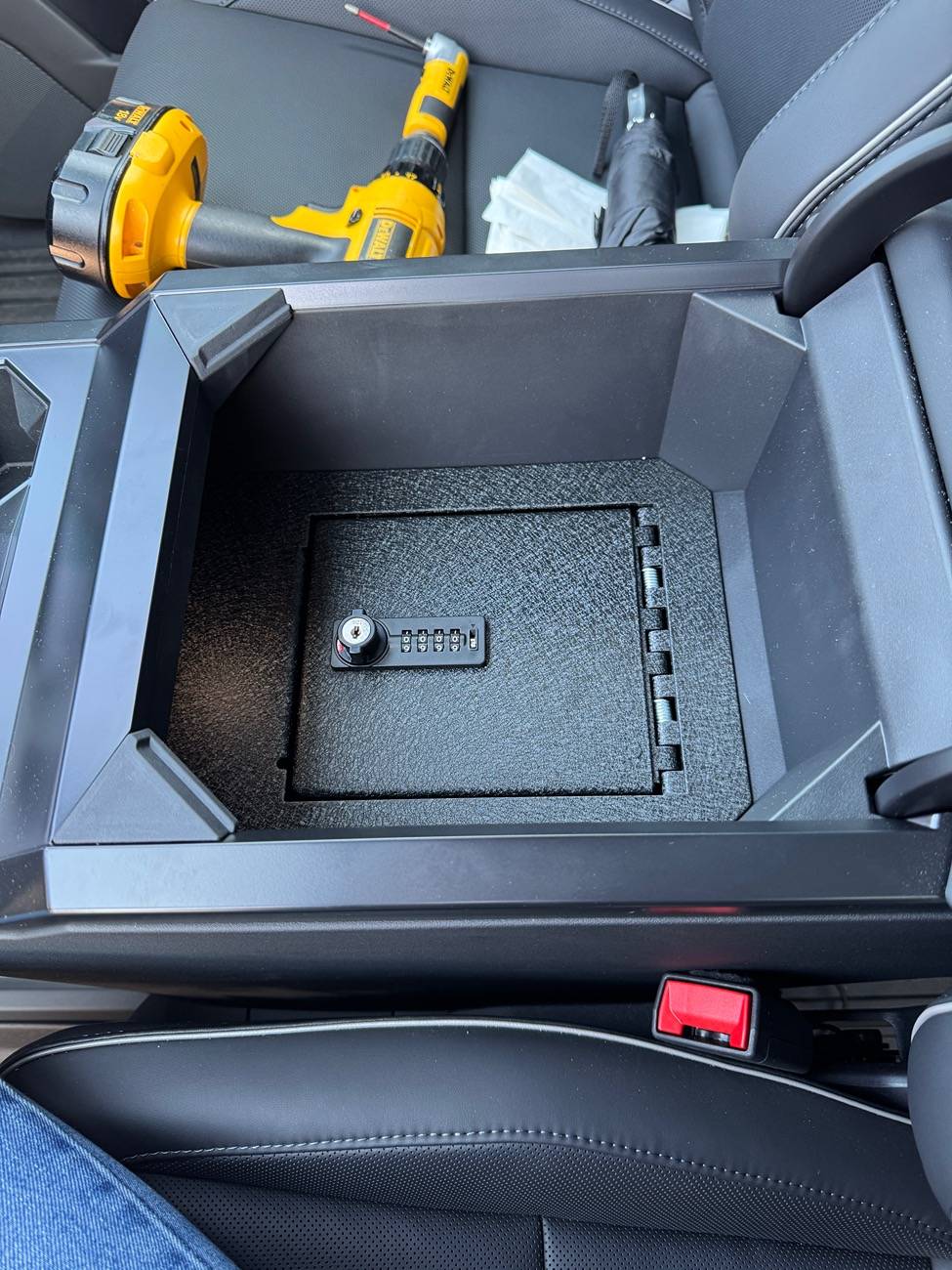 Tesla Cybertruck Firearms (Guns / Rifles) Mount Locations? [⚠️ *** Storage Talk Only *** No Glorification, States, Laws, Permits, Usage, or Politics Discussions] IMG_4631