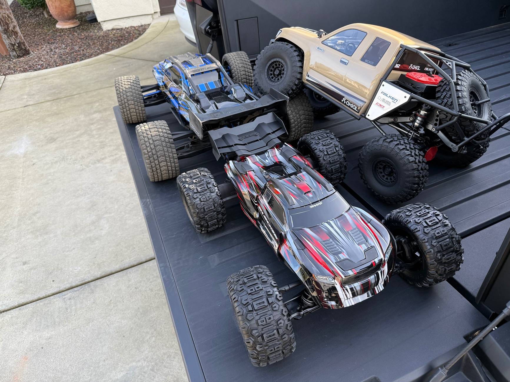 Tesla Cybertruck RC Bashing and Crawling IMG_7270