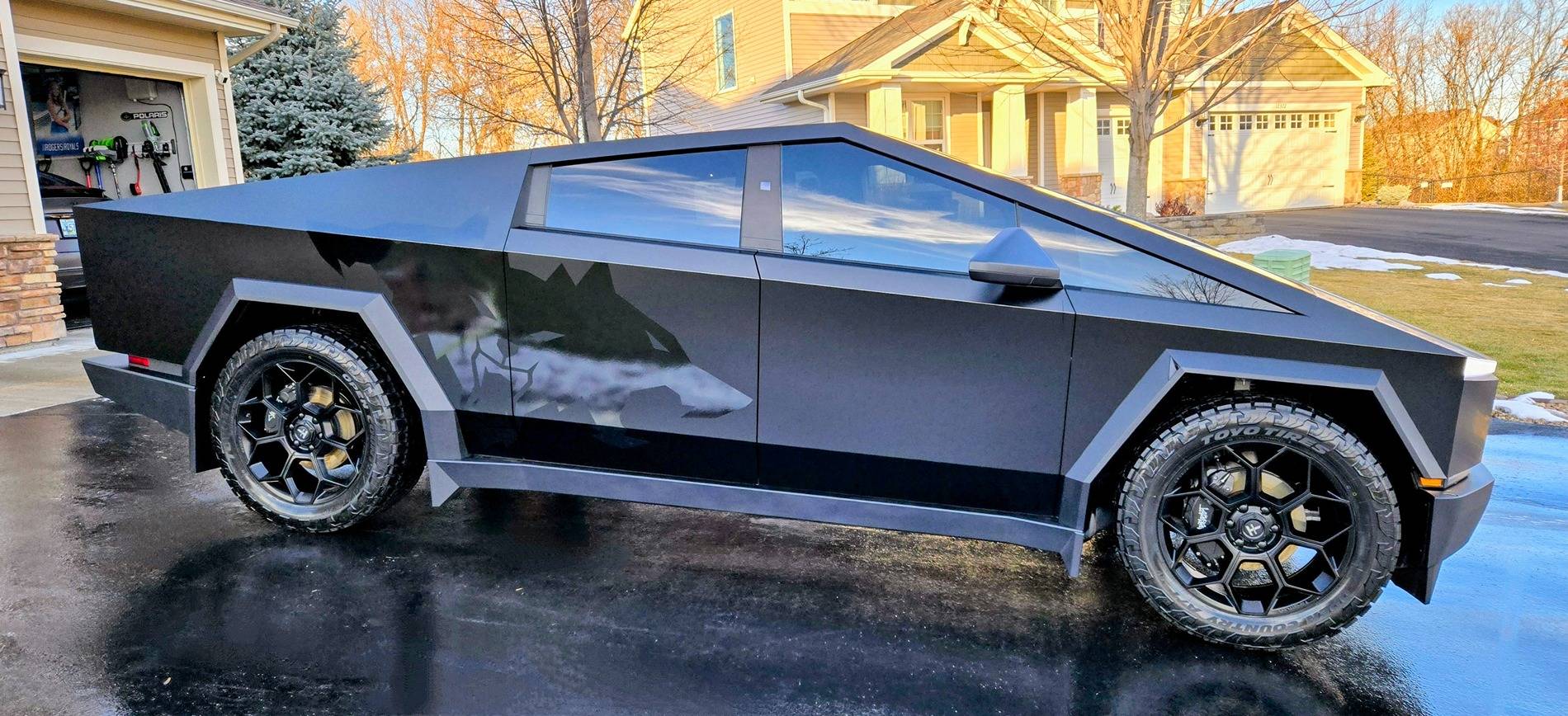 Tesla Cybertruck Cybertruck on T Sportline 22" CT7 wheels + Toyo Open Country AT3 EV tires 20241228_153511~3