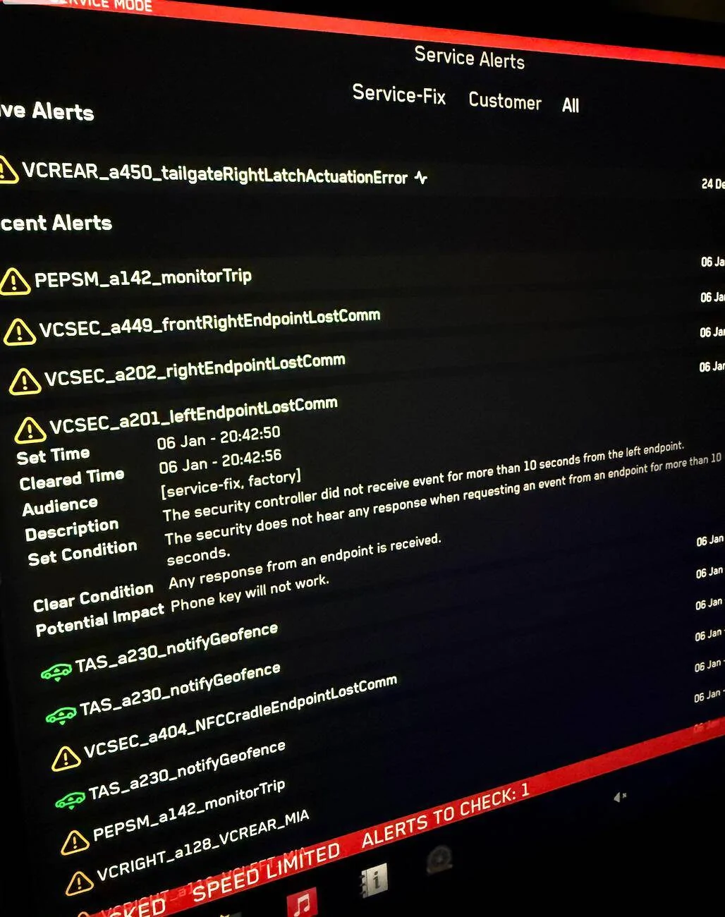 Tesla Cybertruck Cybertruck keeps forgetting my phone key (Setup phone key) 1736225485294-a1