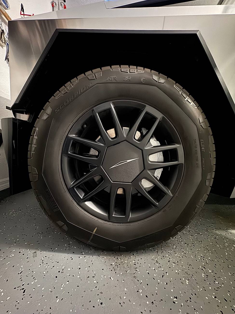 Tesla Cybertruck Core Wheels Plastic Hubcaps Breakage? IMG_6536