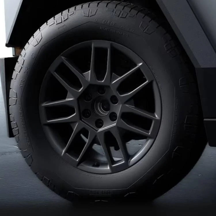 Tesla Cybertruck The wheel covers IMG_7316
