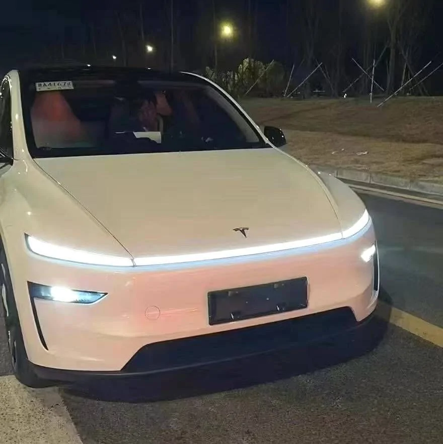 Tesla Cybertruck Model Y Refresh (Juniper) Revealed gg8lzita4aa64bx-jpeg