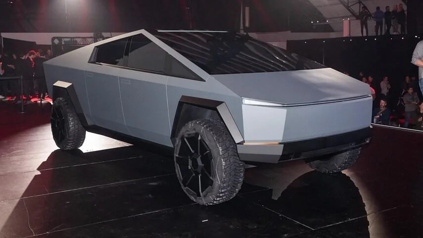 Tesla Cybertruck This may be Cybertruck's 2B stainless steel. Updated Scratch and Sniff* test. CTclaymodel0
