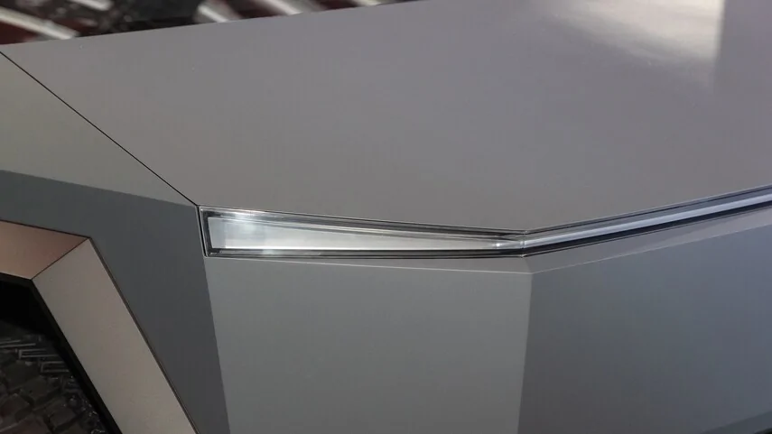 Tesla Cybertruck This may be Cybertruck's 2B stainless steel. Updated Scratch and Sniff* test. CTclaymodel1