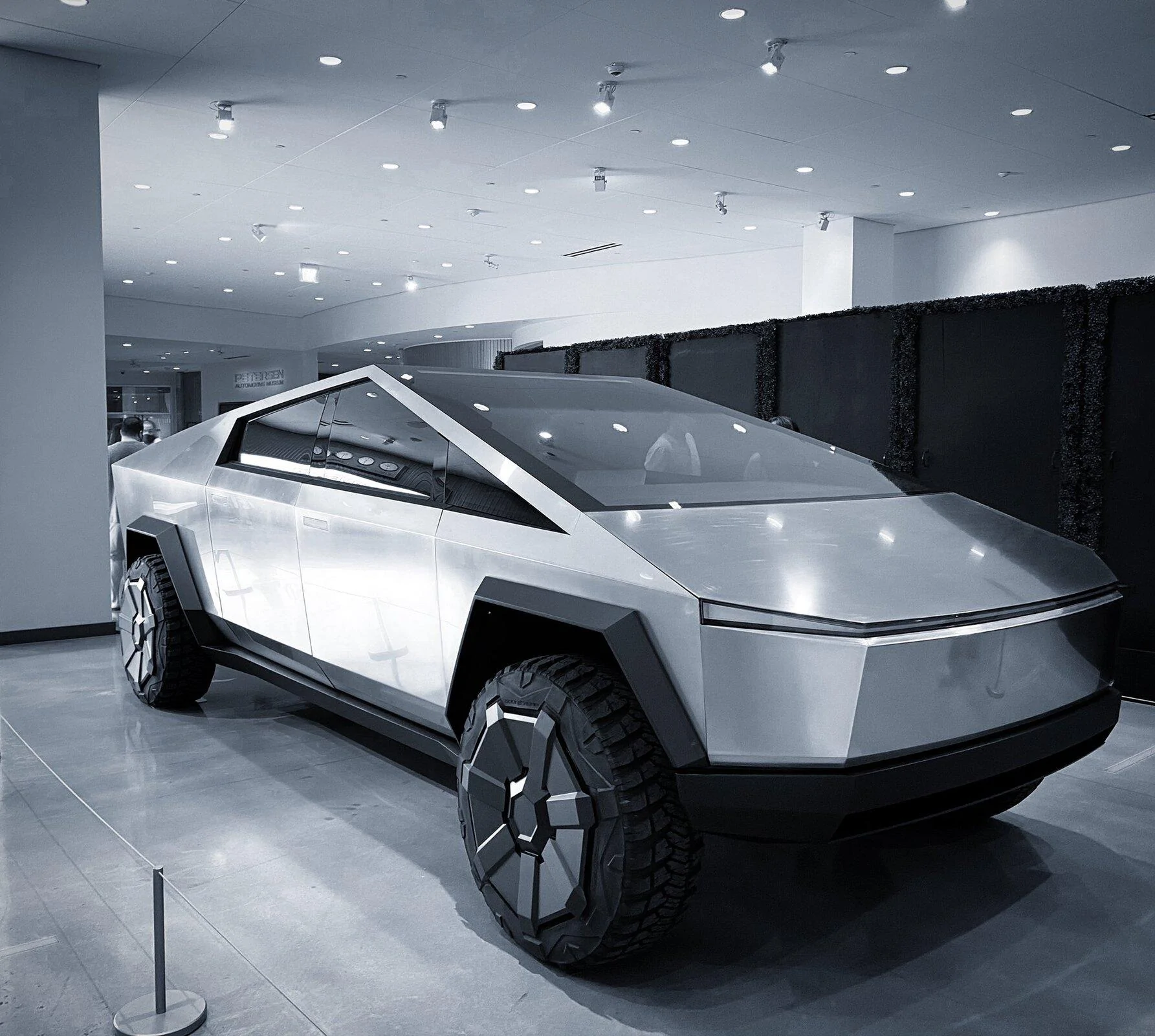 Tesla Cybertruck Real Life Cybertruck Photos Compilation (No renders please) EbsMEyoU0AA-oK