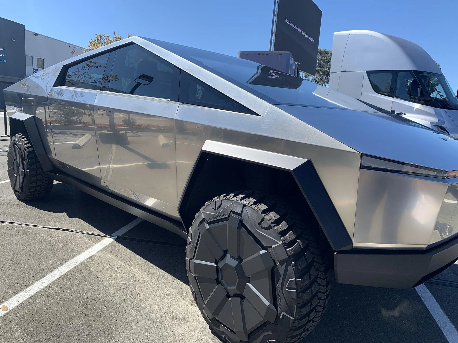 Tesla Cybertruck Real Life Cybertruck Photos Compilation (No renders please) iu