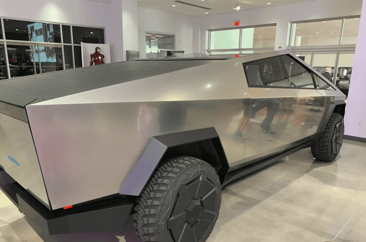 Tesla Cybertruck This may be Cybertruck's 2B stainless steel. Updated Scratch and Sniff* test. 1629303869362