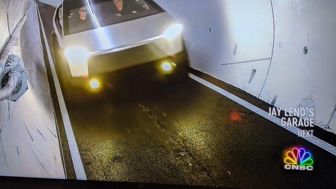 Tesla Cybertruck Will RWS be standard or optional? FA86110E-7381-49FD-8422-F5C6CE4041CC