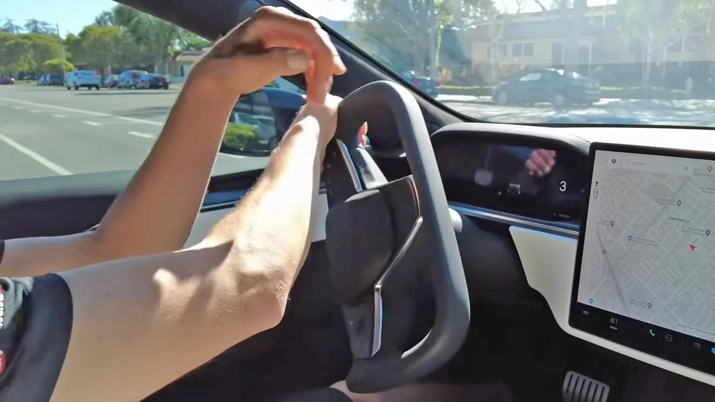 Tesla Cybertruck Cybertruck Steering Wheel Dimensions model-s-yoke-hero