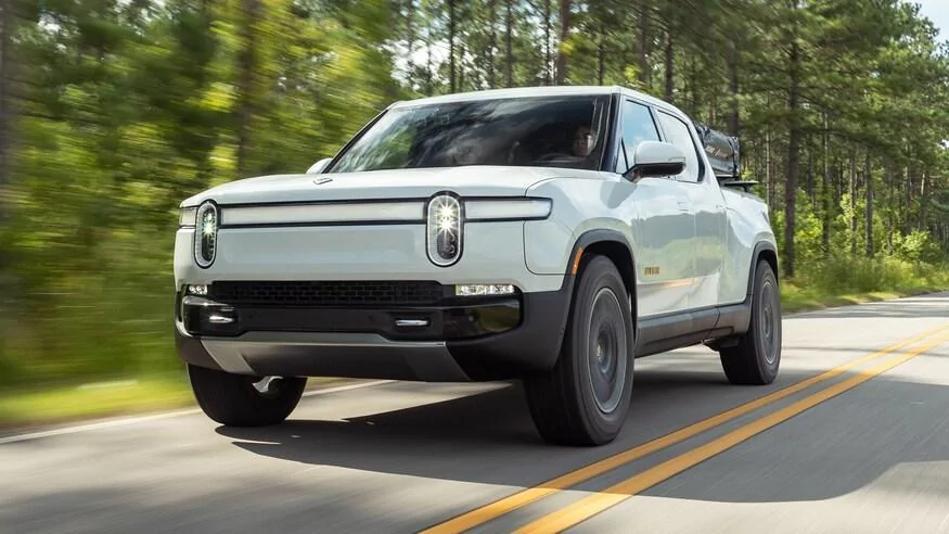 Tesla Cybertruck MotoTrend: The 2022 Rivian R1T Is the Most Remarkable Pickup We’ve Ever Driven 2022-Rivian-R1T-1