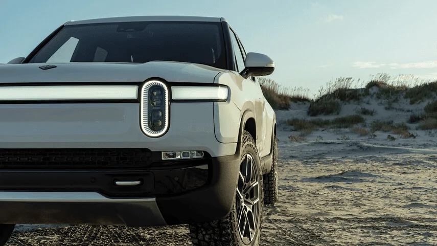 Tesla Cybertruck MotoTrend: The 2022 Rivian R1T Is the Most Remarkable Pickup We’ve Ever Driven 1630963986654