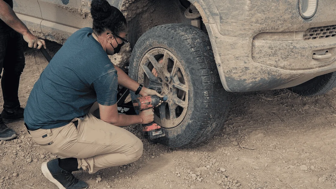 Tesla Cybertruck MotorTrend: 2022 Rivian R1T Spare Tire Explained: Fixing Flats Just Got Easier 1630966889946