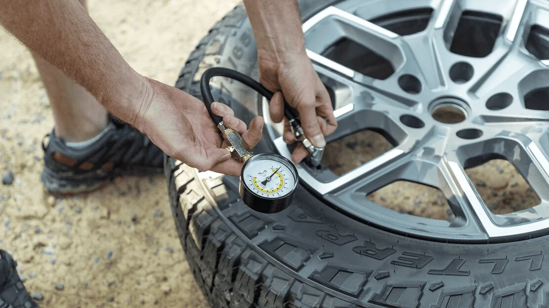 Tesla Cybertruck MotorTrend: 2022 Rivian R1T Spare Tire Explained: Fixing Flats Just Got Easier 1630966985030