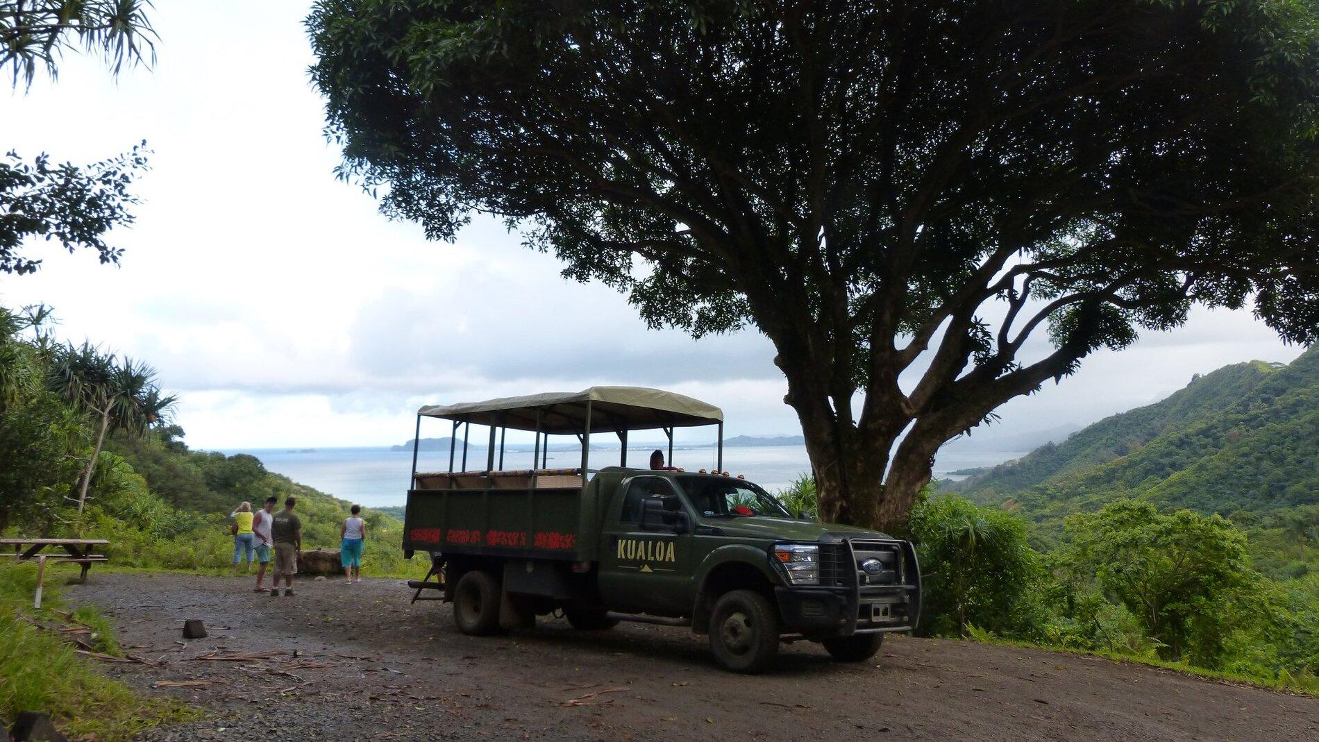 Tesla Cybertruck Additional seating for bed kualoatruck